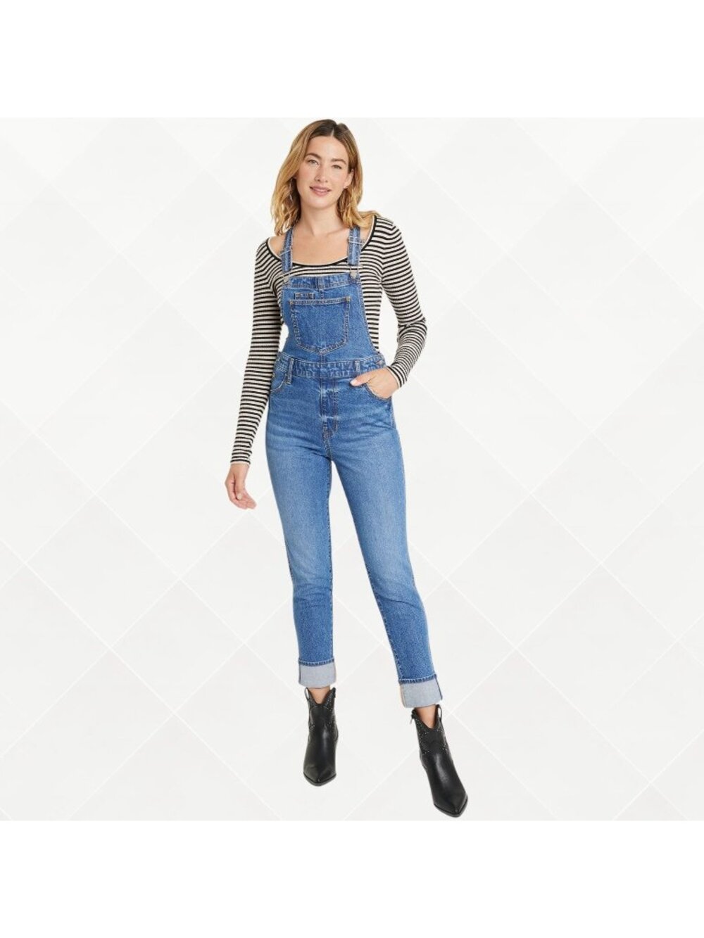 Universal Thread Denim Overalls • 6 • NWT • Medium Wash • WPT-100152